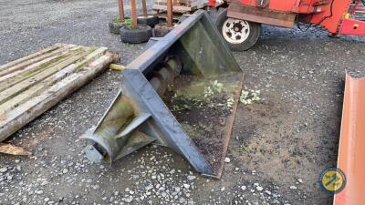 Brian Scott hydraulic feed bucket euro brackets as new