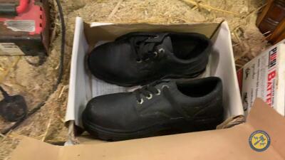 Work boots size 6