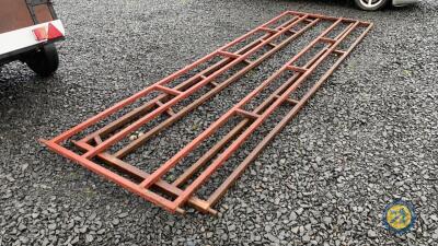 2x cattle feed gates