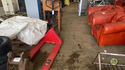 Pallet truck