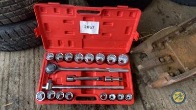 New 21 x piece three quarter socket set