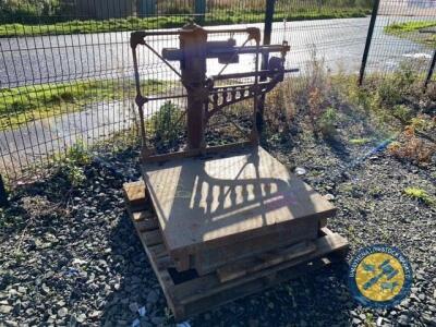 Avery vintage 1tn weighbridge