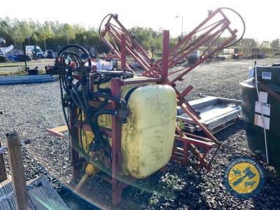 800L Hardi crop sprayer with shaft