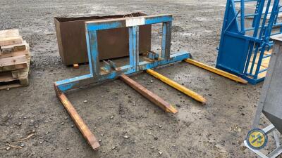 Double bale lifter