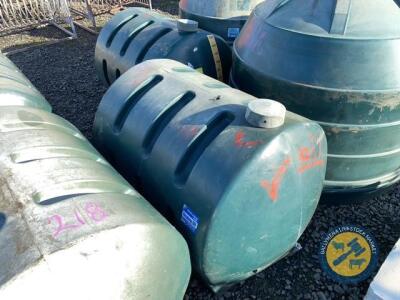 2x cylindrival oil tanks