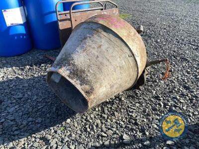 Cement mixer for 3 point linkage