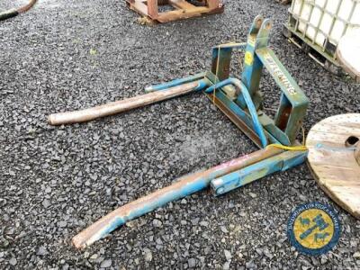 Fleming round bale lifter