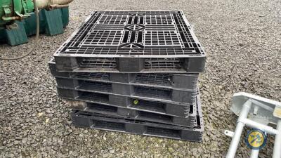 6x plastic euro pallets