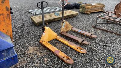 Pallet truck