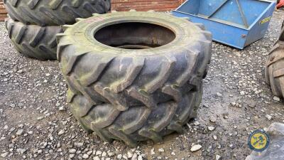 2x 13.6-24 2 front tractor tyres