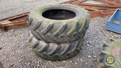 2x 420-70-28 front tractor tyres