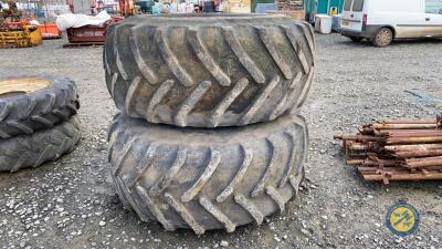 2x 750-70-26 rims & tyres for Ford