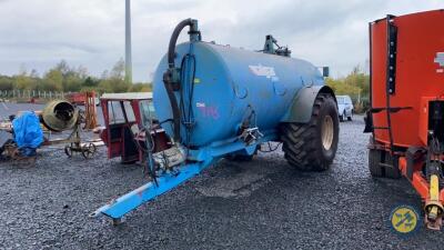 Mulgar 2000gln slurry tanker with 2 new tyres complete with PTO shaft recently used