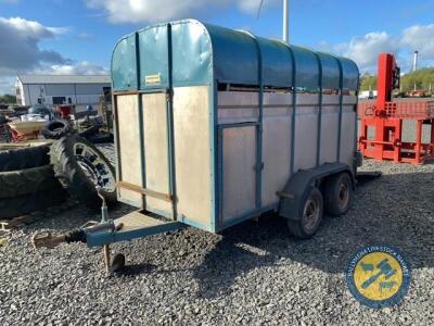 Crooks sheep scanning trailer with removable scanning crate, 3 way draughting gate manual foot moveable controls ready for sheep season