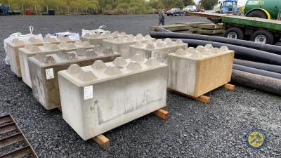 8x concrete lego blocks