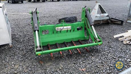 Cashel bale splitter