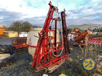 Crop master 800 crop sprayer booms need attention