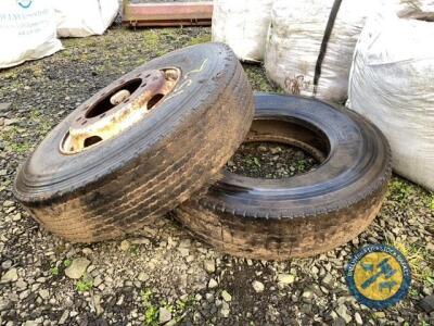 Rim & tyres plus a spare tyre 12 R22.5 10 stud rim