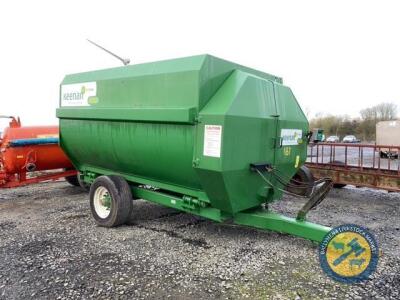 Keenan diet feeder with shaft