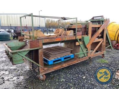 Potato sorter complete with full set of riddles schouter made