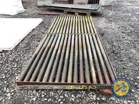 Galvanised heavy duty cattle grid 4'6"x10'6"