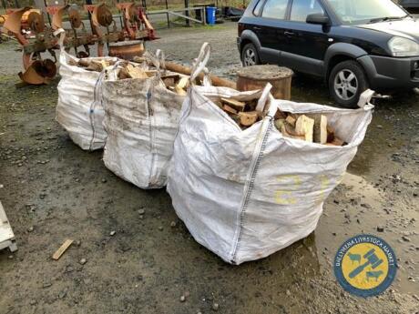 3x tote bags of firewood