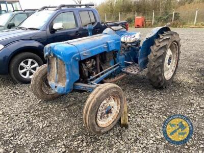 Fordson Dexta 1958 tractor with swinging drawbar, XZ884, diesel, going well, needs a new battery, taxbook & key