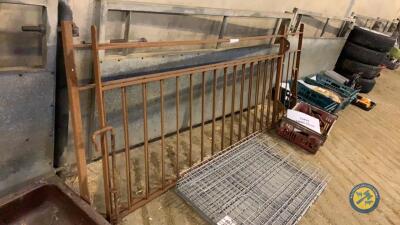 2x steel gates