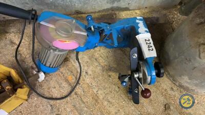 Electric chainsaw sharpener