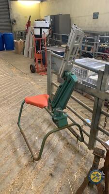 Clay pigeon trap compaction spring 70m throwing distance