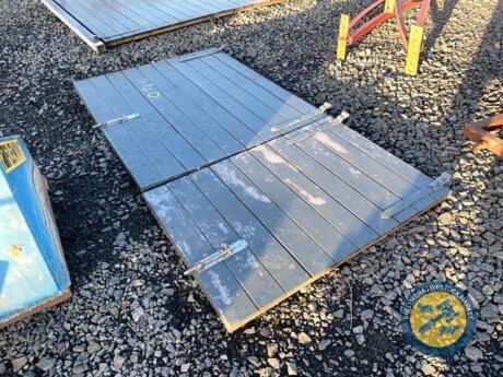 2x half barn wooden doors 7x3'8"