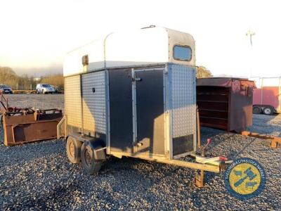 Graham Edwards double horse box good lights & brakes