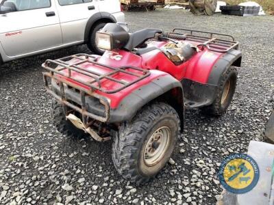 Honda Foreman 400 red quad, 2606hours, key, petrol, starts & runs