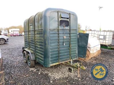 Rice horsebox with wooden floor