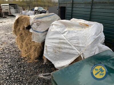 2x bales of hay