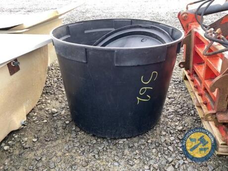 Round black plastic water tank with lid