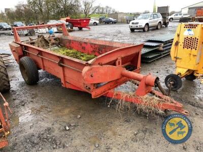 Metal sided PTO driven manure spreader only half shaft