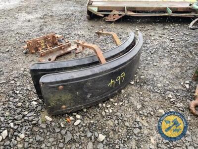 2x plastic mudguards for Ford tractor