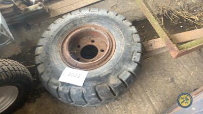 Forklift wheel 6.9-8.0.9