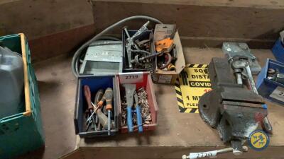 5x boxes of screwdrivers, riveters, rivets