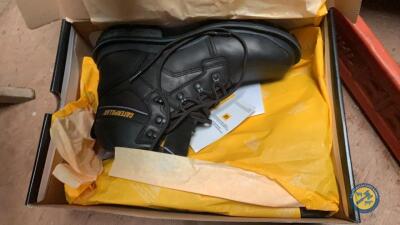 Cat safety boots size 9