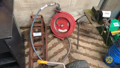 Oirline hose and reel