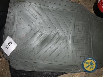 SET OF FLOOR MATS