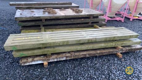 12x full calf or sheep gang slats & 2x small slats approx 10ft