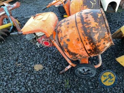 Petrol cement mixer with Honda engine need driving belt