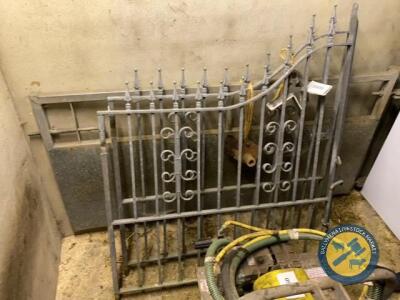 2x 4ft galvanised gate to suit 8ft driveway