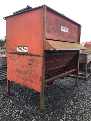 2 mexican hat cast iron pig feeders